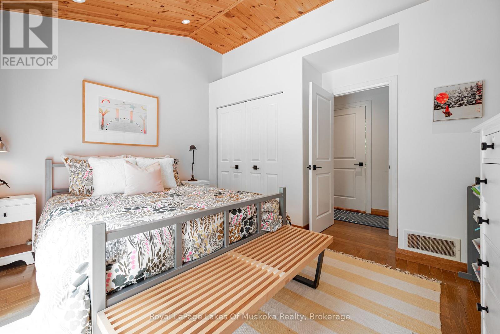 30 Forest Road, Kawartha Lakes, Ontario  K0M 1M0 - Photo 34 - X12313104