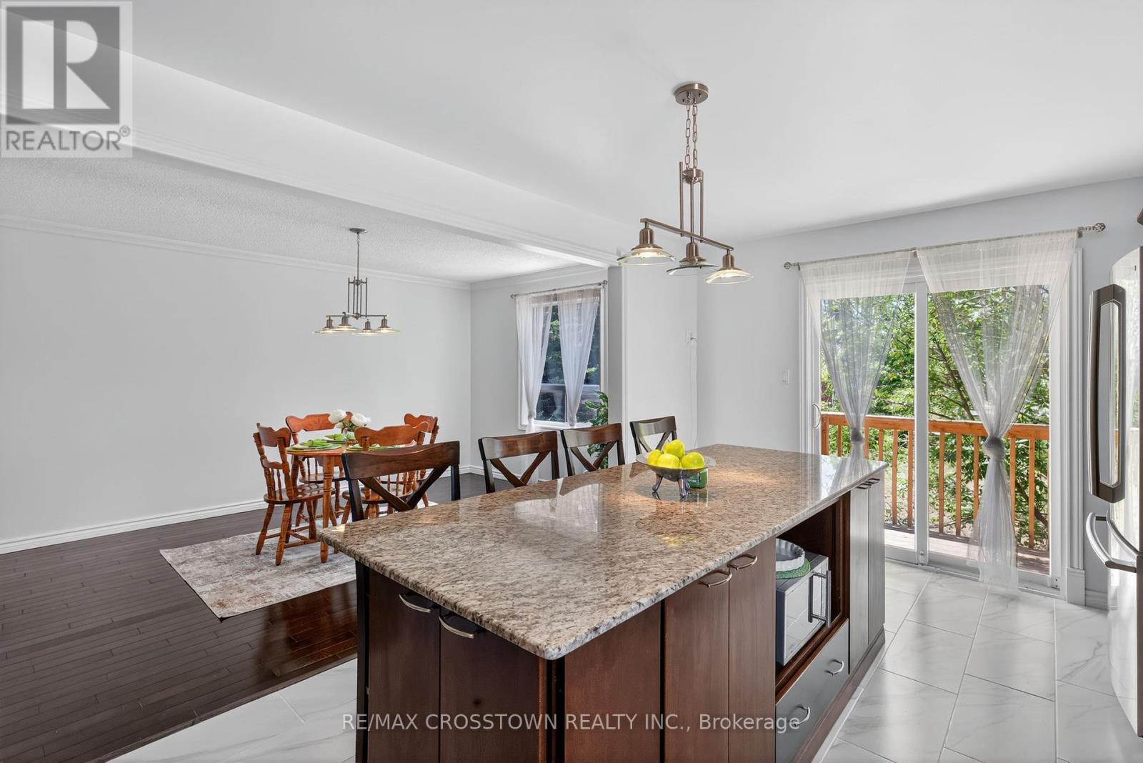 2 Birchmount Circle, Wasaga Beach, Ontario  L9Z 1H8 - Photo 14 - S12322916