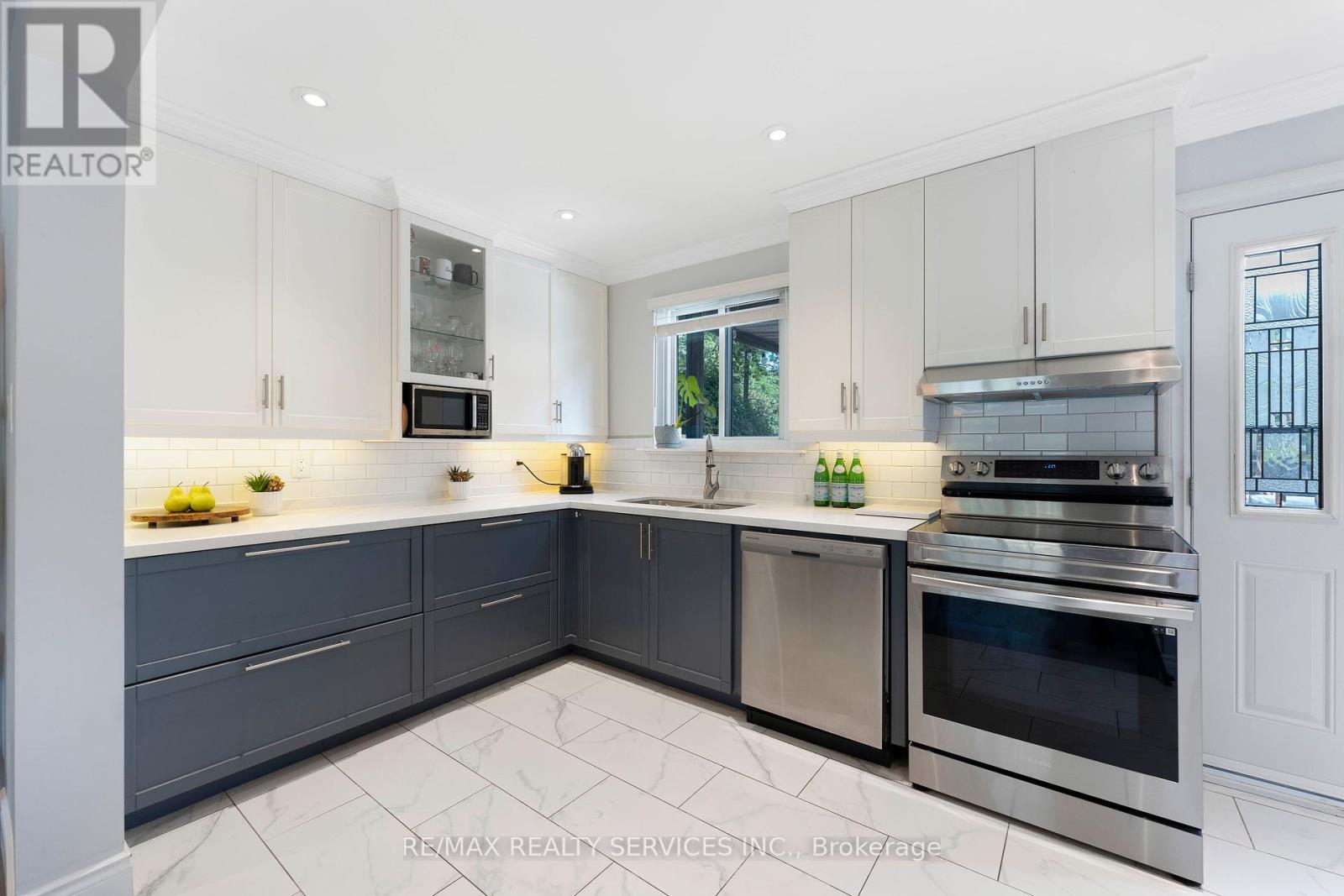 Property at 94 - 94 GUILDFORD CRESCENT image 1