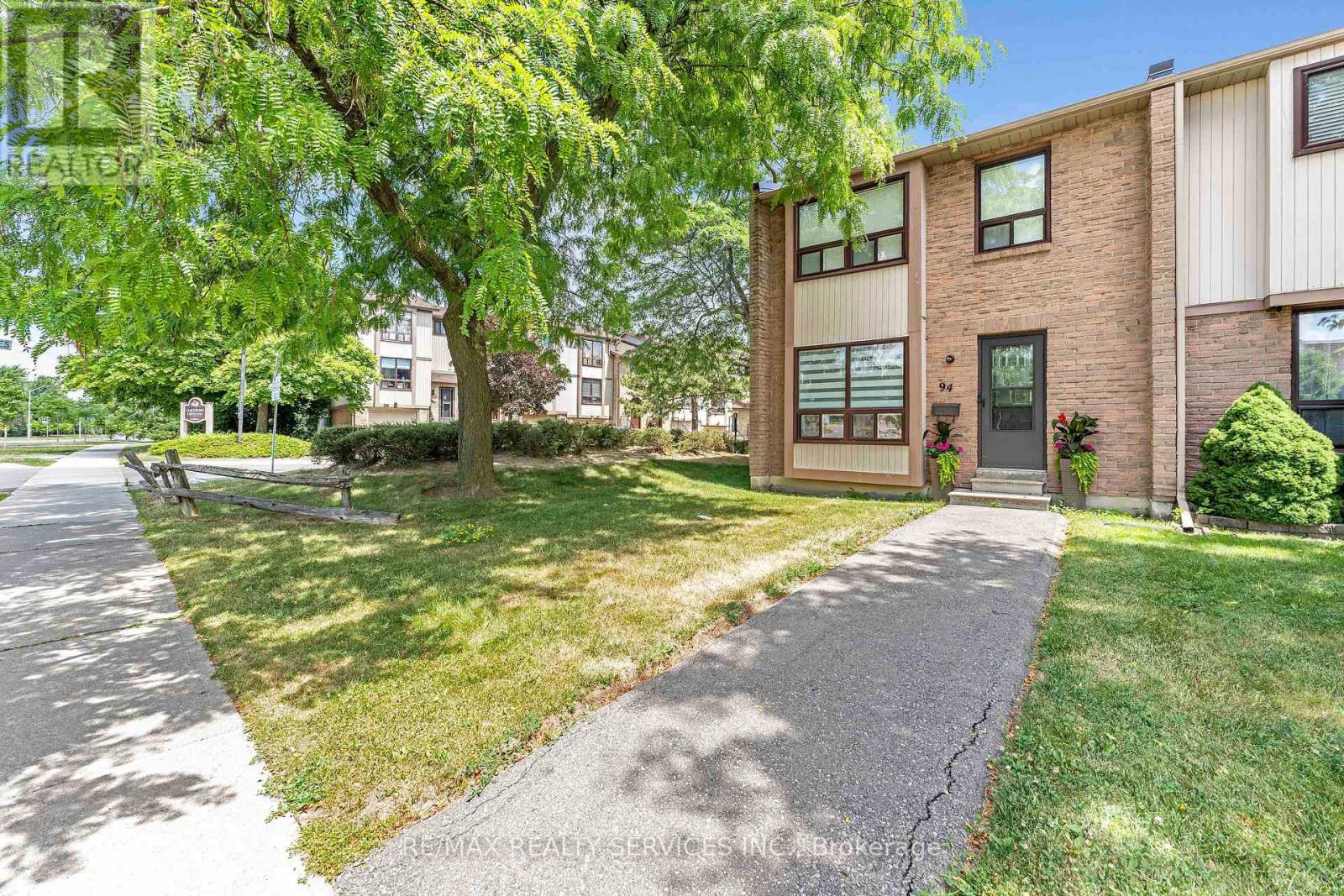 Property at 94 - 94 GUILDFORD CRESCENT image 2
