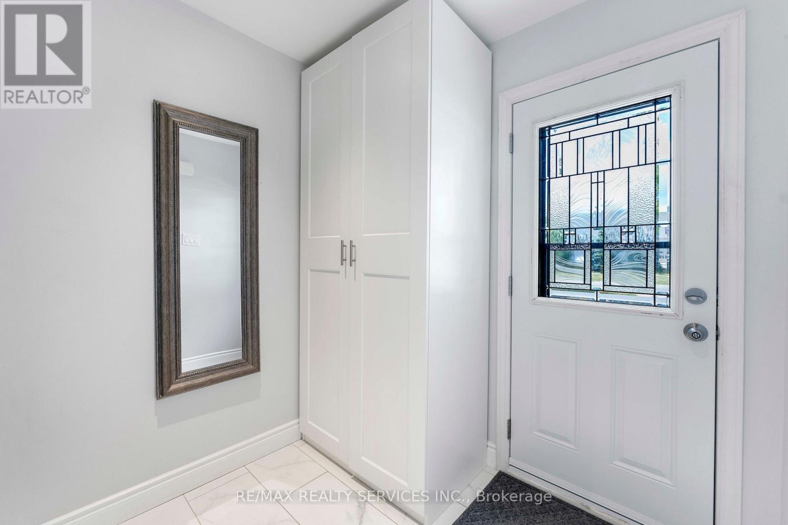 Property at 94 - 94 GUILDFORD CRESCENT image 5