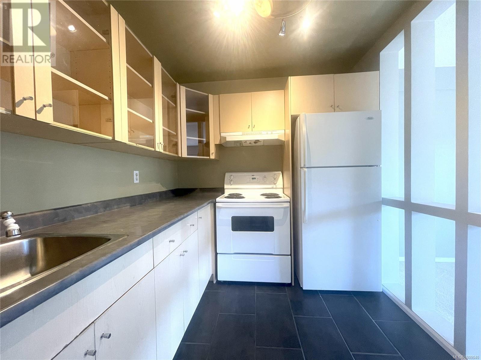 Property at 201 550 Bradley St image 5