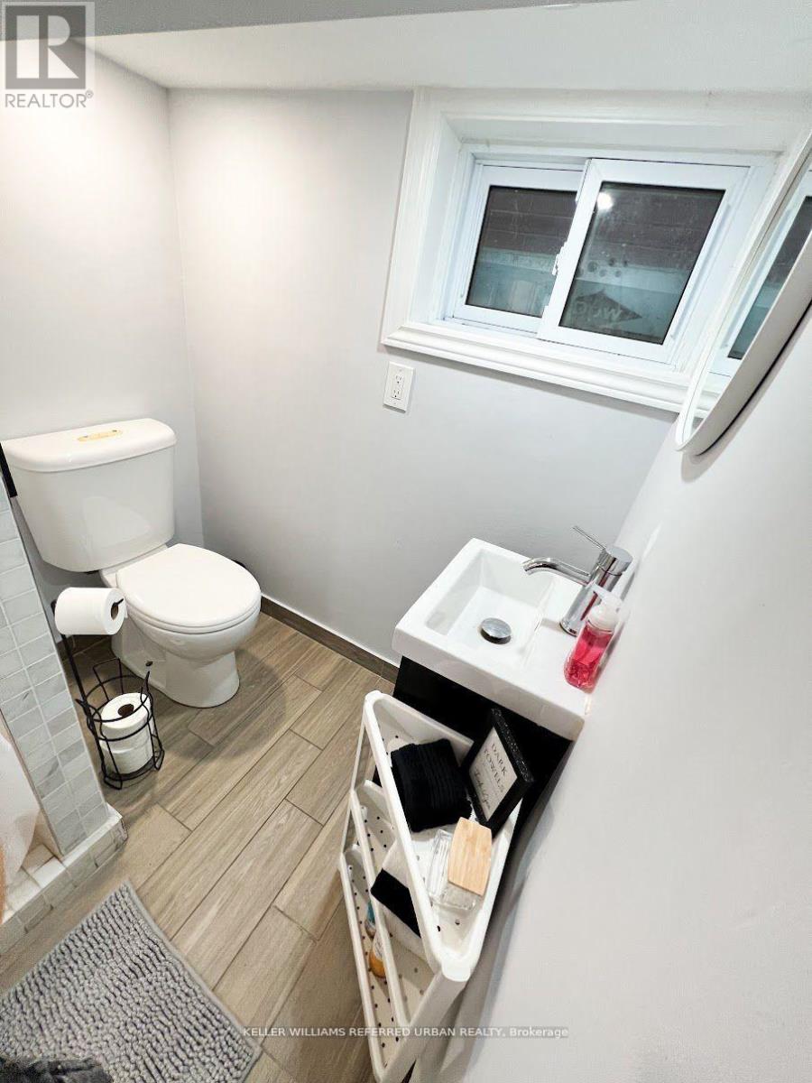 2480 St Clair Avenue W, Toronto, Ontario  M6N 1L3 - Photo 11 - W12322934