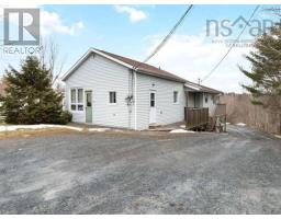 66 Maple Avenue, Lunenburg, Ca