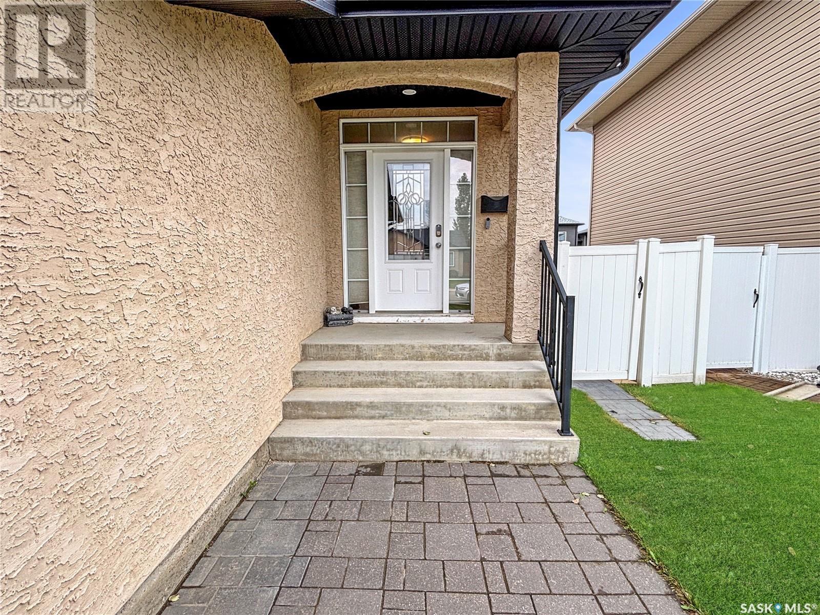 Property at 630 McKague CRESCENT image 3
