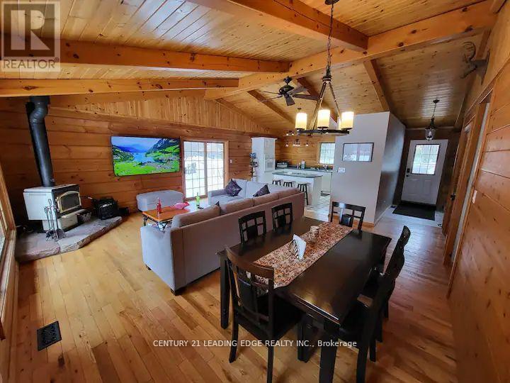 1095 Conservation Road, Gravenhurst, Ontario  P1P 1R3 - Photo 4 - X12322962