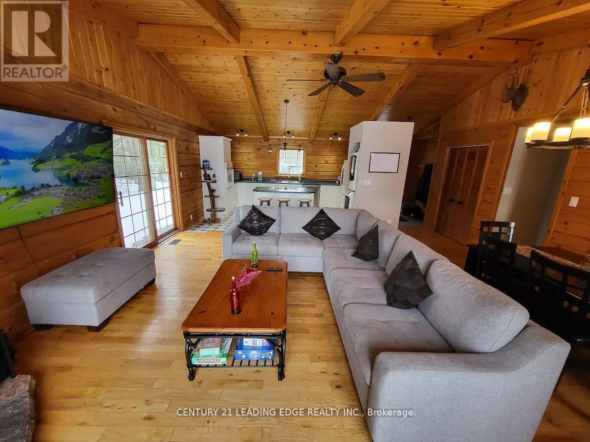 1095 Conservation Road, Gravenhurst, Ontario  P1P 1R3 - Photo 6 - X12322962