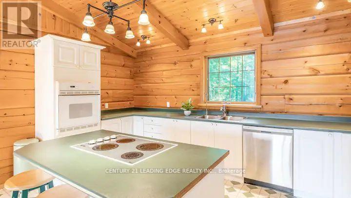 1095 Conservation Road, Gravenhurst, Ontario  P1P 1R3 - Photo 9 - X12322962