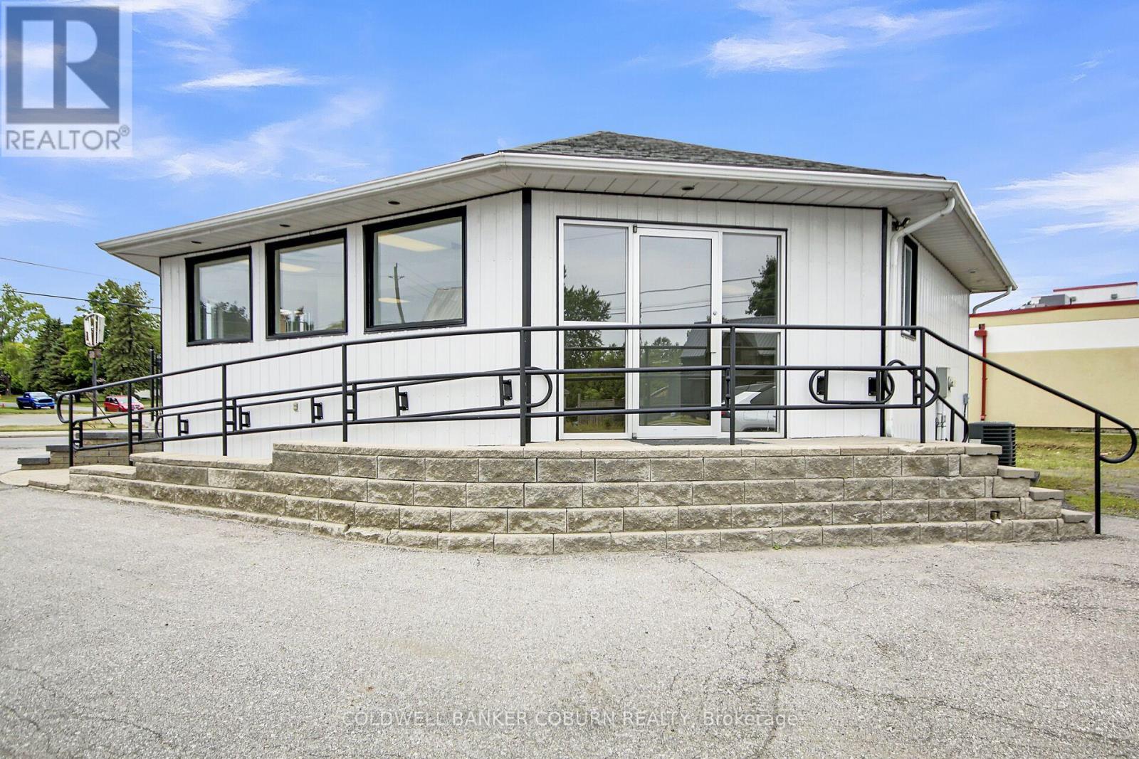 417 Rideau Street, North Grenville, Ontario  K0G 1J0 - Photo 2 - X12323016