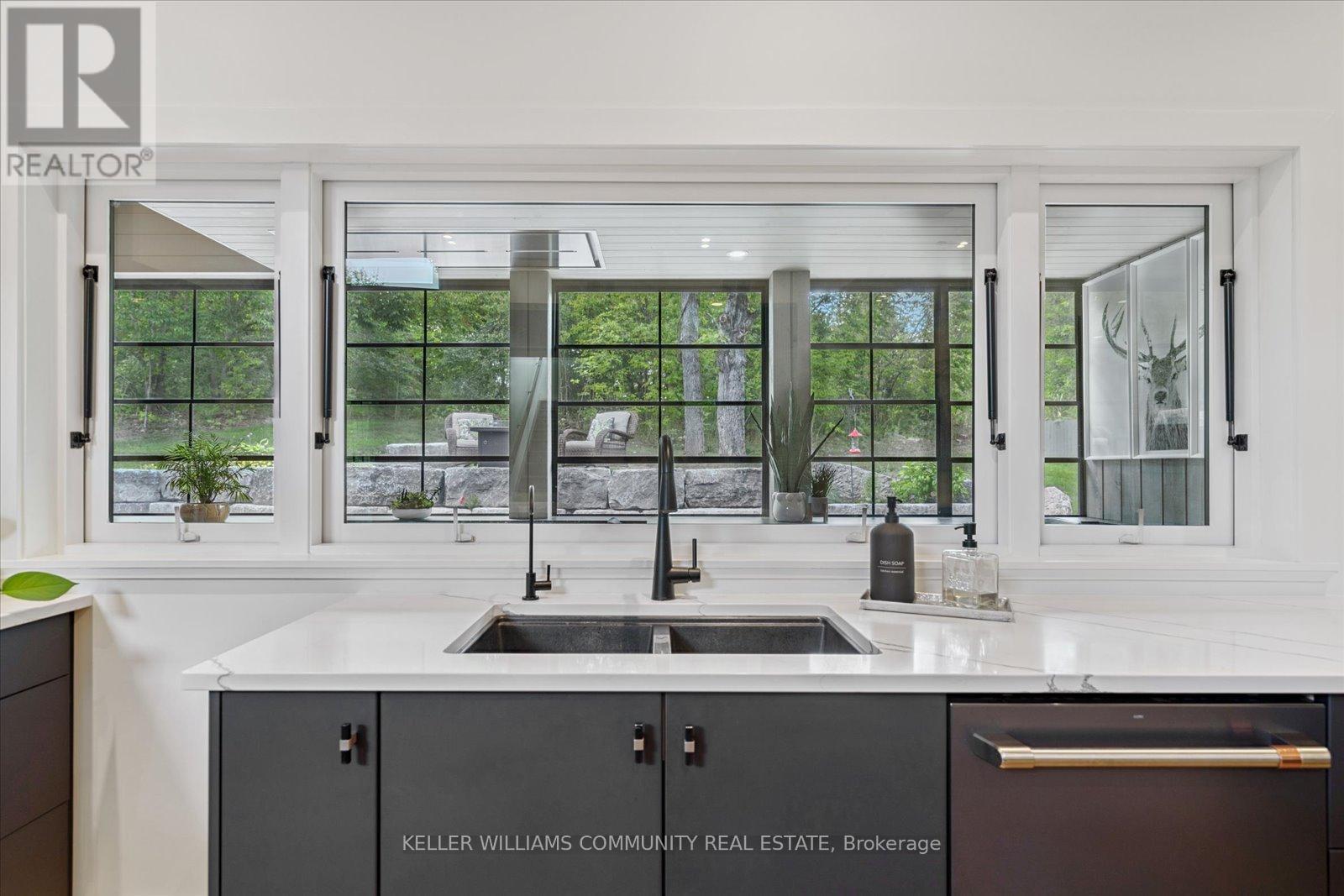 33 Laplantes Road, Trent Lakes, Ontario  K0L 1J0 - Photo 11 - X12323009