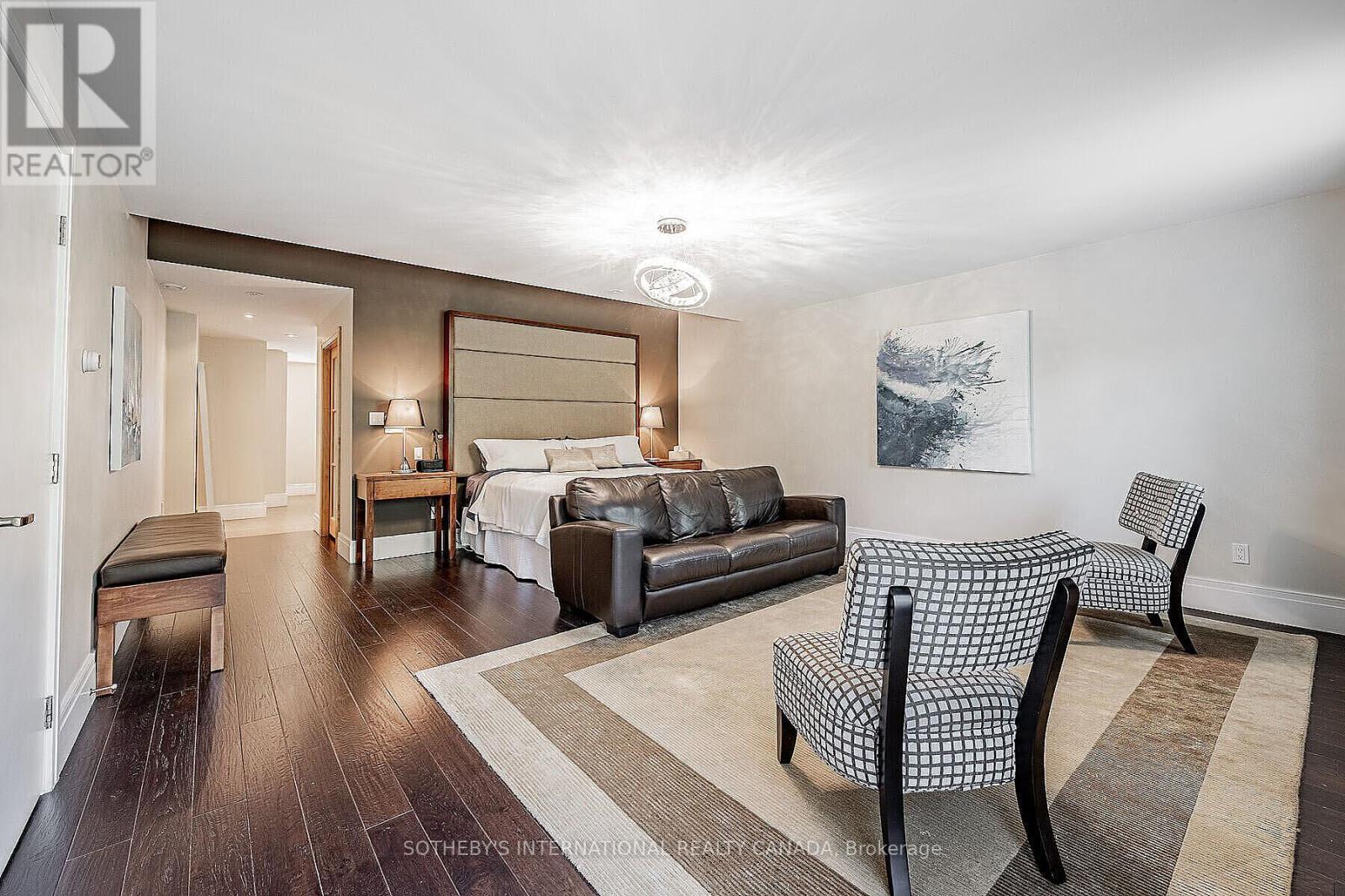 44 Meadowcrest Road, Toronto, Ontario  M8Z 2Y7 - Photo 19 - W12323025