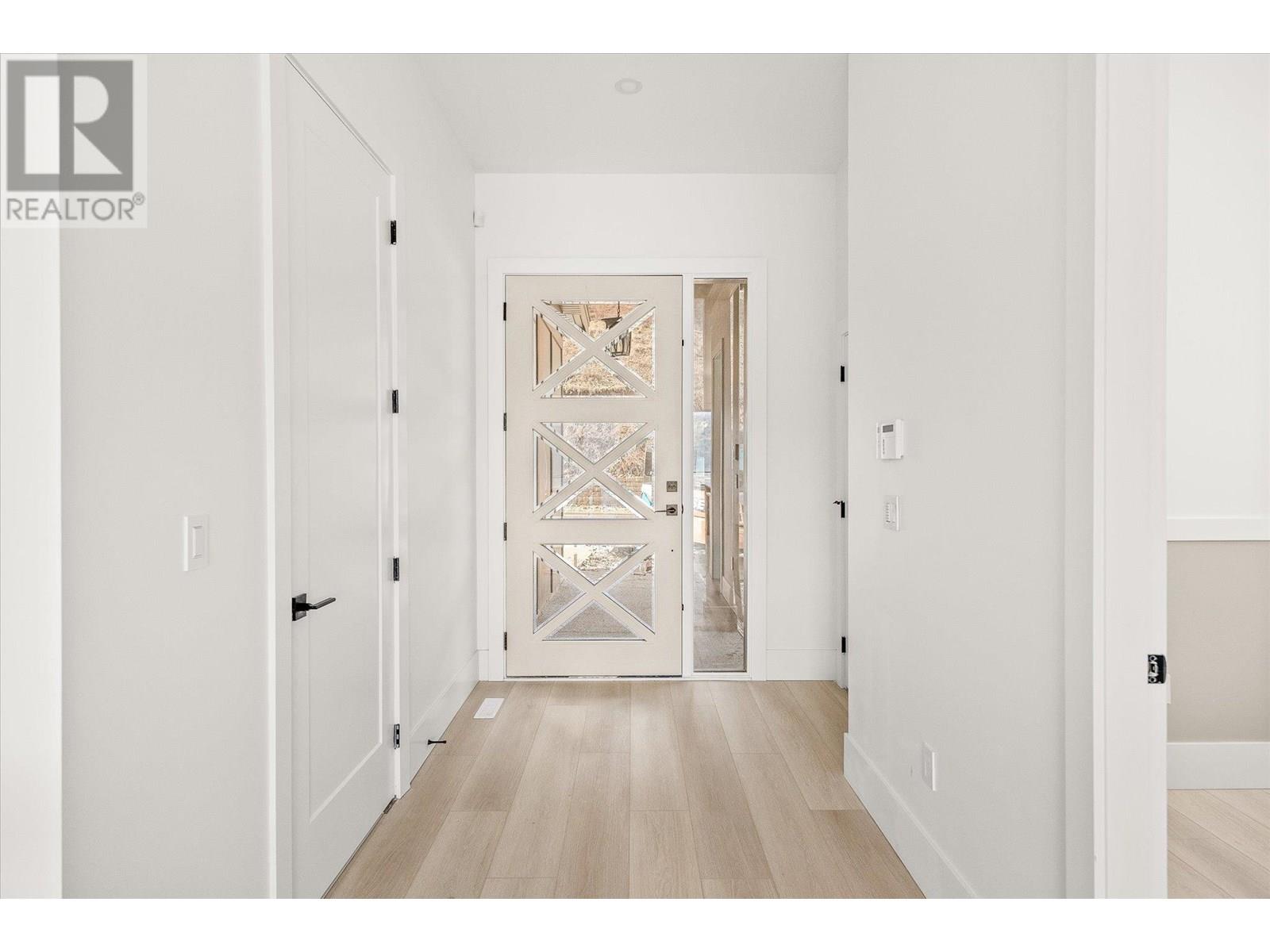 8916 Tavistock Road, Vernon, British Columbia  V1H 2L4 - Photo 3 - 10347436