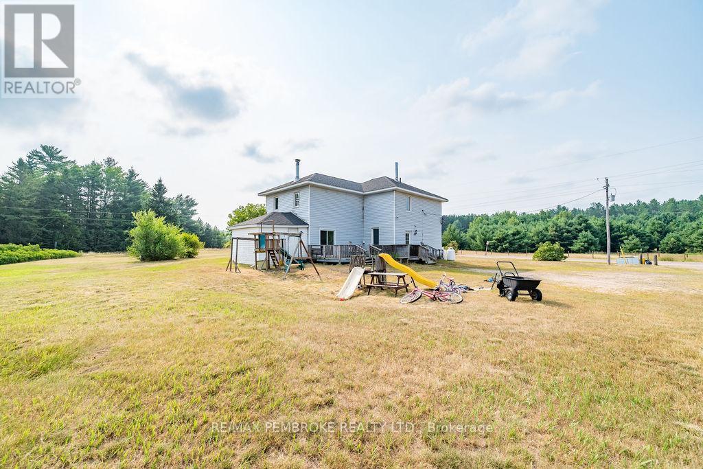 1298 Black Bay Road, Petawawa, Ontario  K8H 2W8 - Photo 12 - X12316641