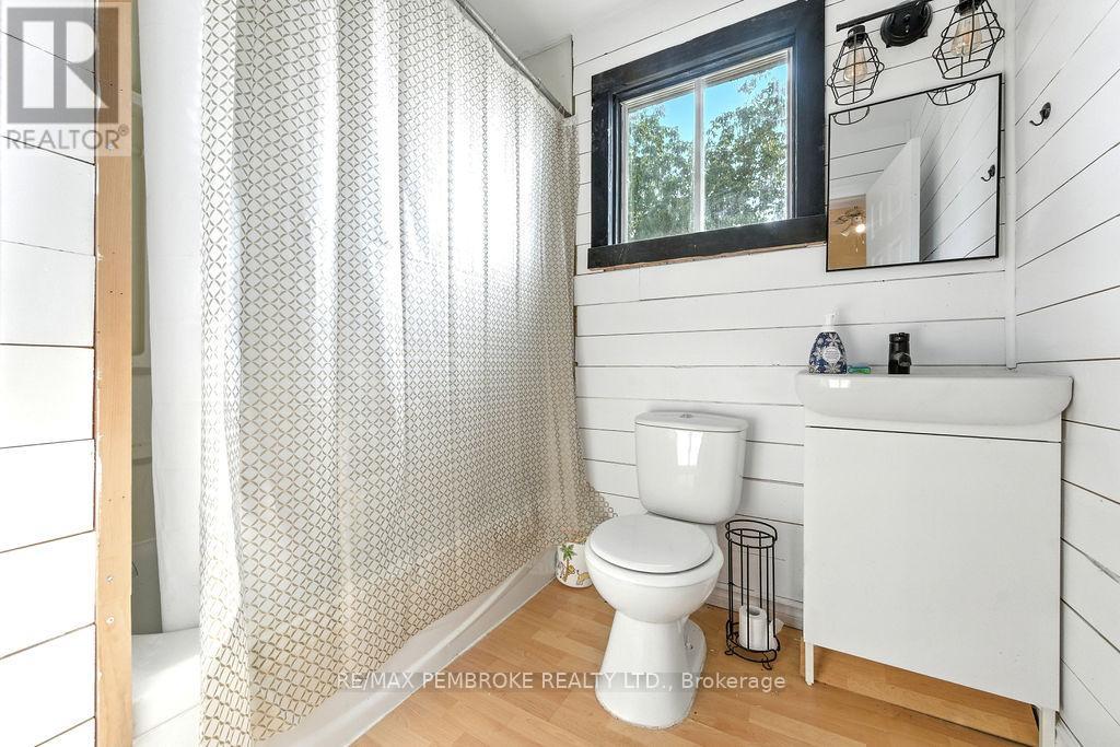 1298 Black Bay Road, Petawawa, Ontario  K8H 2W8 - Photo 20 - X12316641