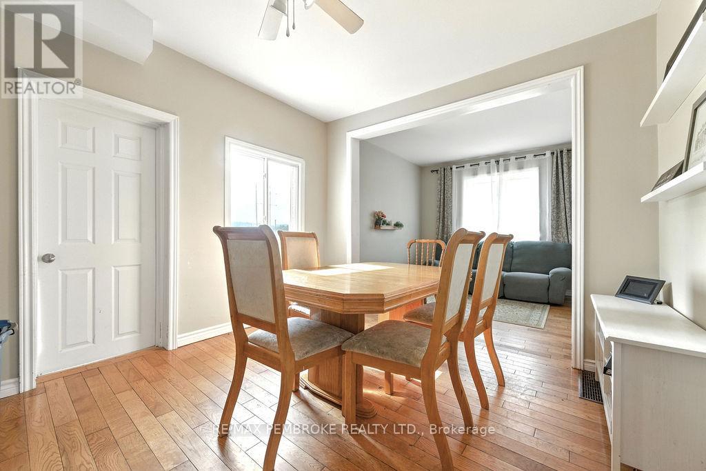 1298 Black Bay Road, Petawawa, Ontario  K8H 2W8 - Photo 16 - X12316641