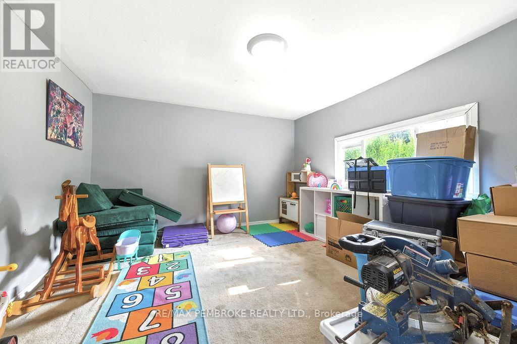 1298 Black Bay Road, Petawawa, Ontario  K8H 2W8 - Photo 21 - X12316641