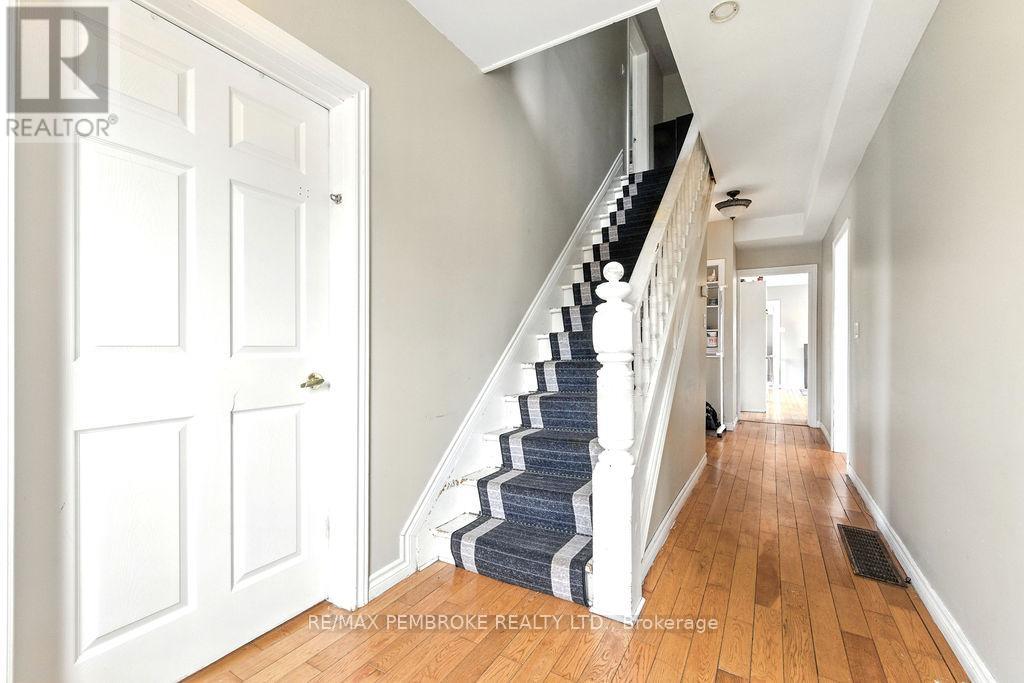 1298 Black Bay Road, Petawawa, Ontario  K8H 2W8 - Photo 23 - X12316641