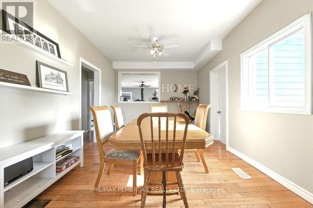 1298 Black Bay Road, Petawawa, Ontario  K8H 2W8 - Photo 13 - X12316641