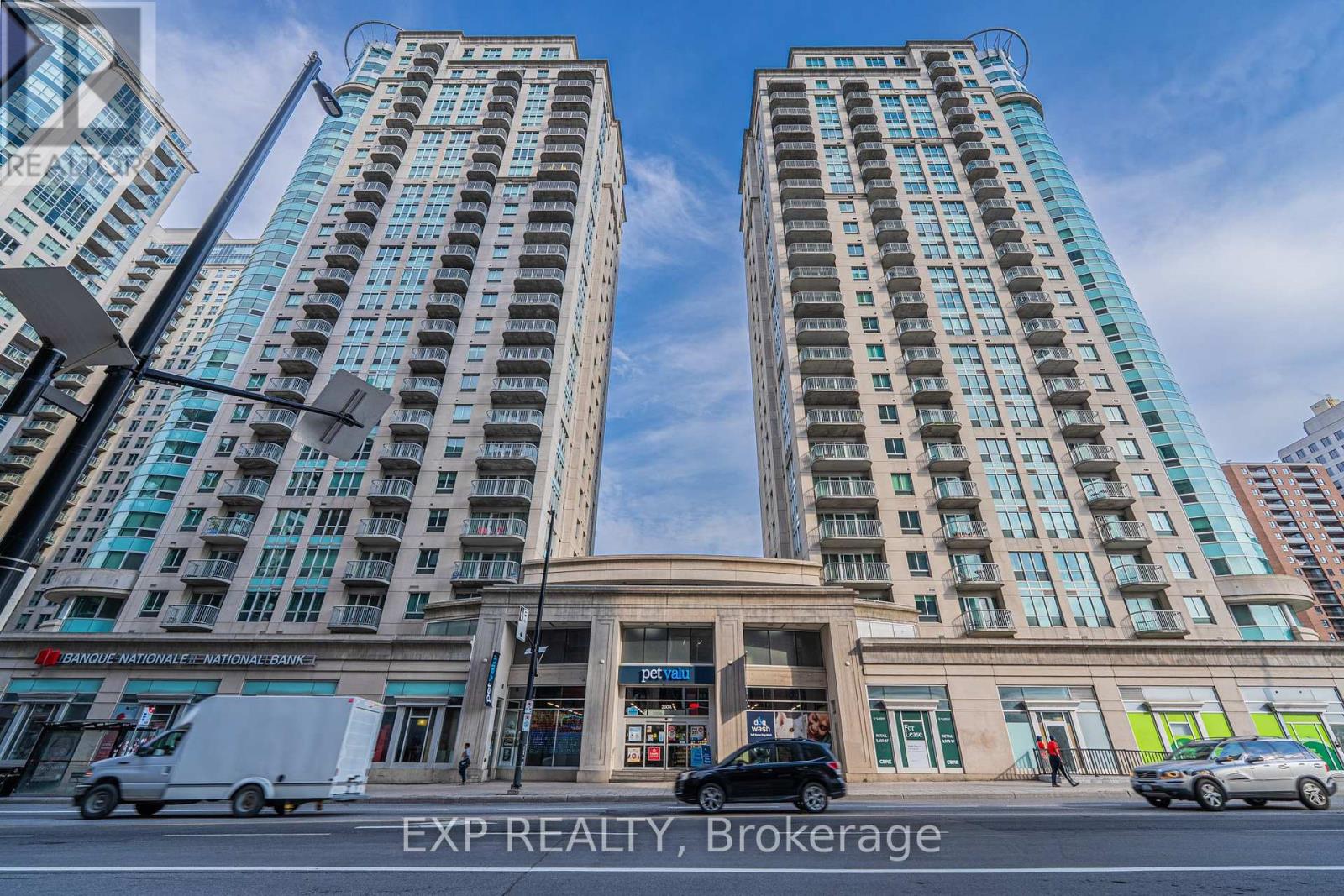 302 - 200 Rideau Street, Ottawa, Ontario  K1N 5Y1 - Photo 2 - X12323049