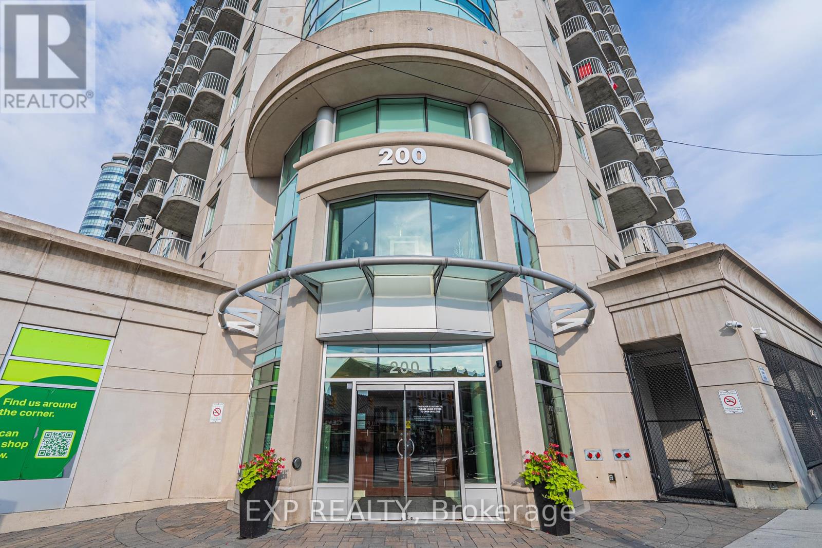 302 - 200 Rideau Street, Ottawa, Ontario  K1N 5Y1 - Photo 3 - X12323049