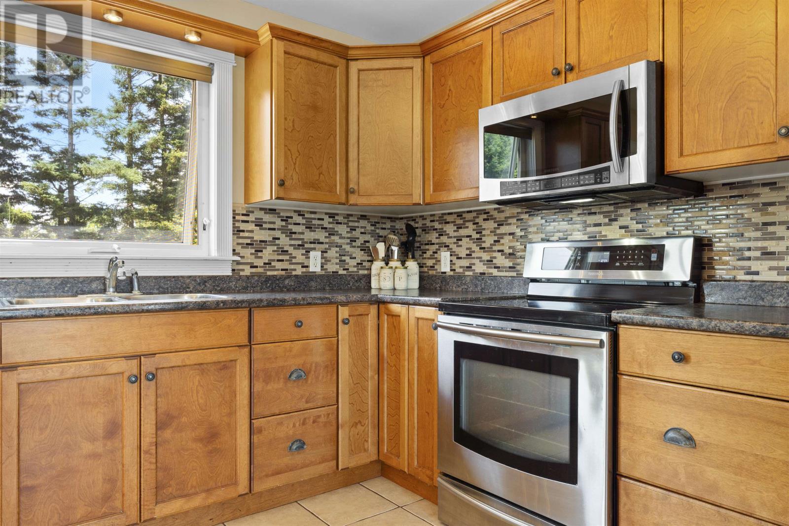 27 Raspberry Avenue, West Royalty, Prince Edward Island  C1E 0B4 - Photo 6 - 202519525