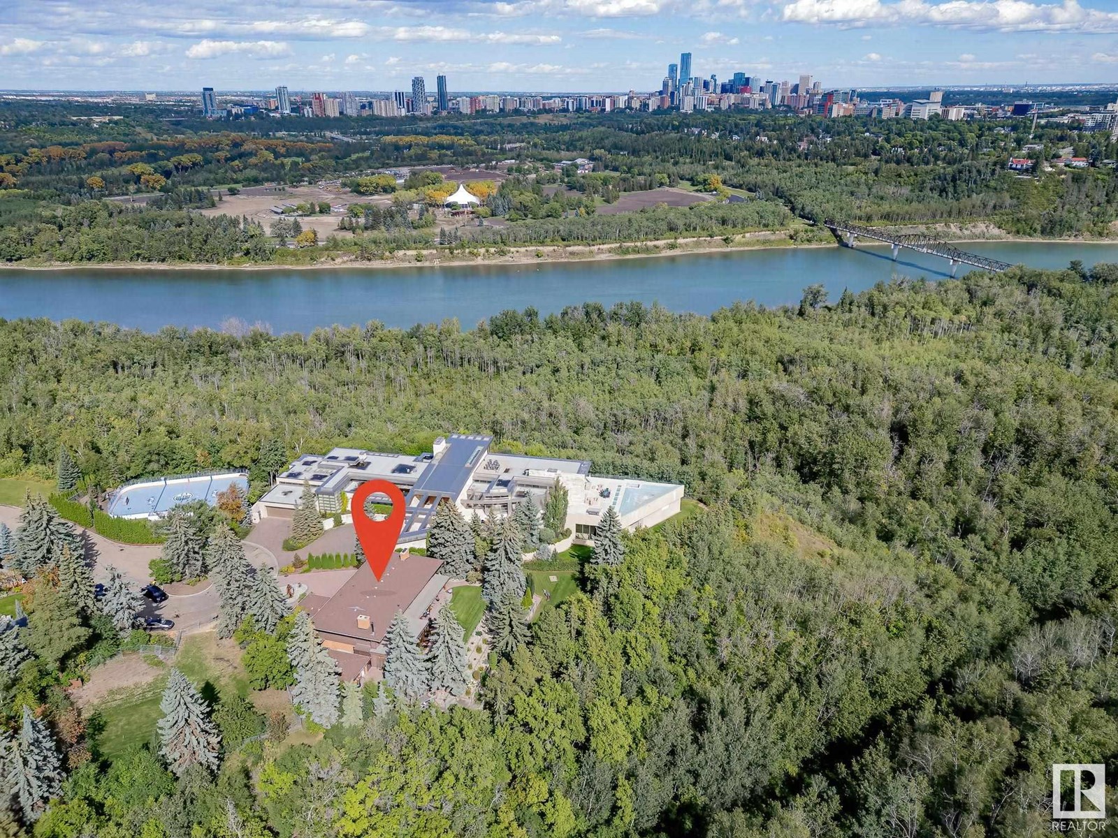 8 Valleyview Pt Nw, Edmonton, Alberta  T5R 5T4 - Photo 2 - E4448472