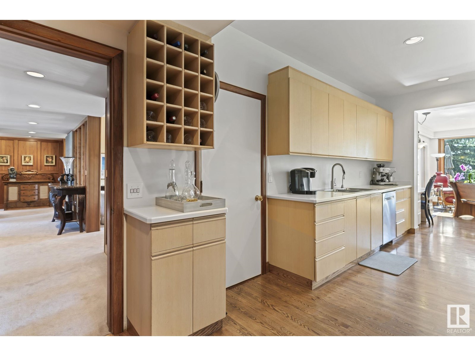 Property at 8 VALLEYVIEW PT NW image 3