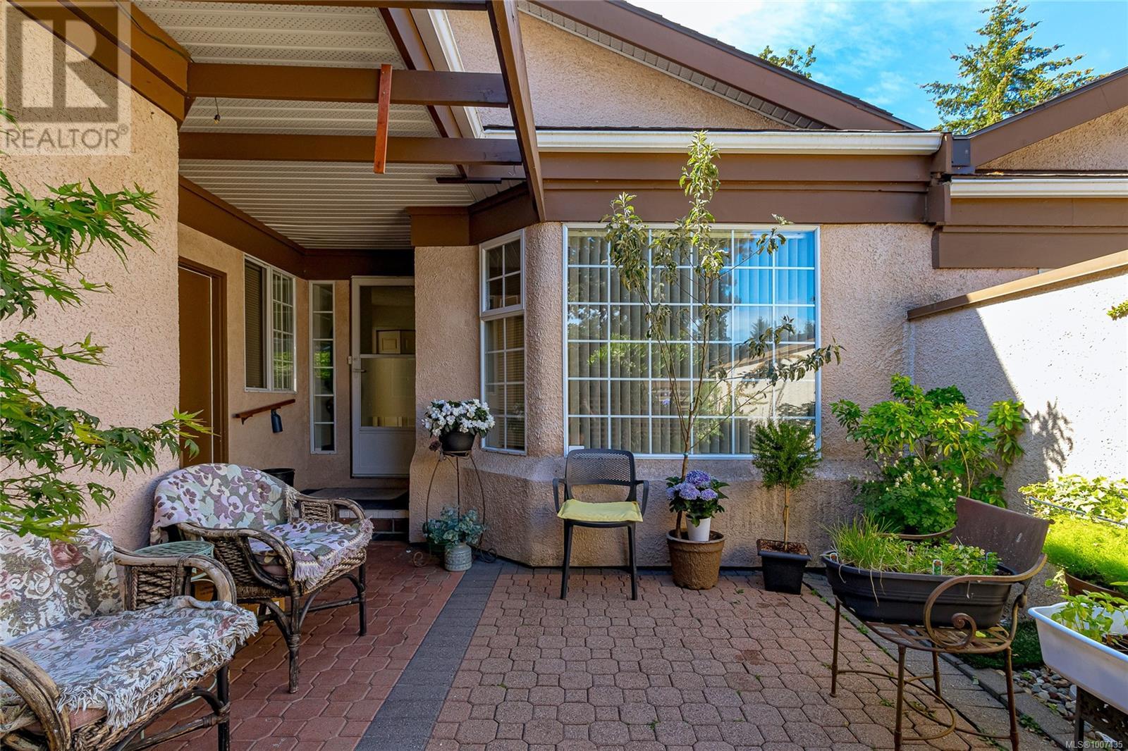 Property at 19 901 Kentwood Lane image 3