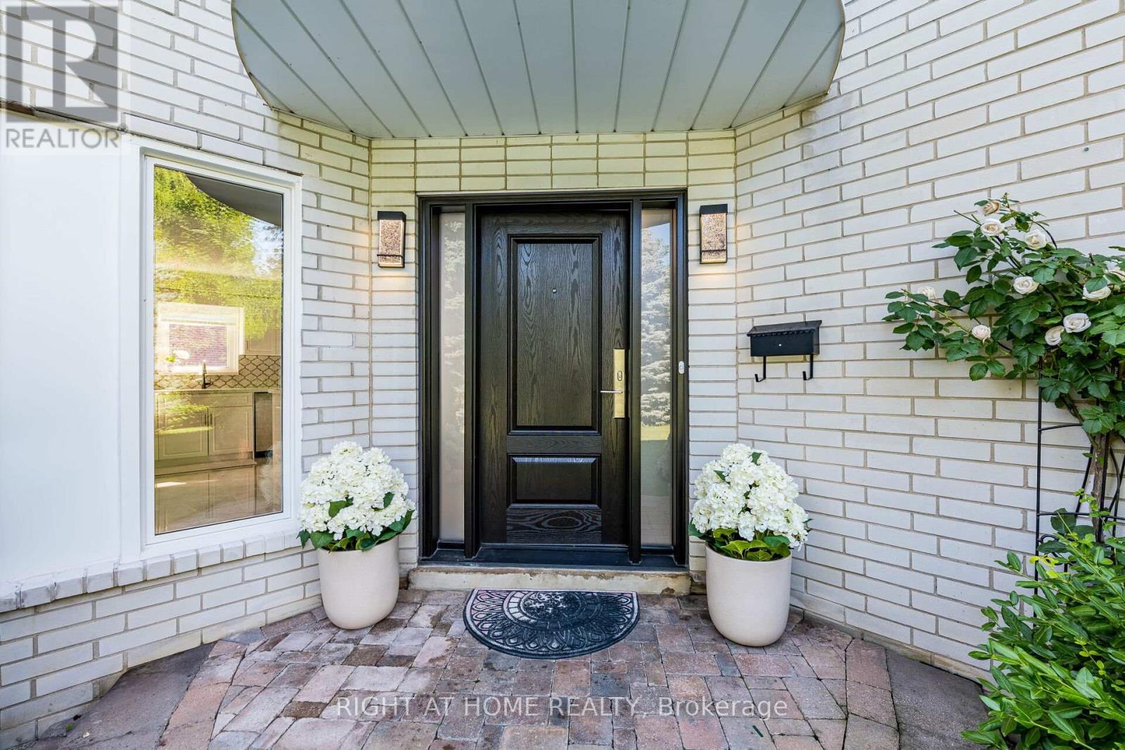 Property at 3981 MAHOGANY ROW image 4