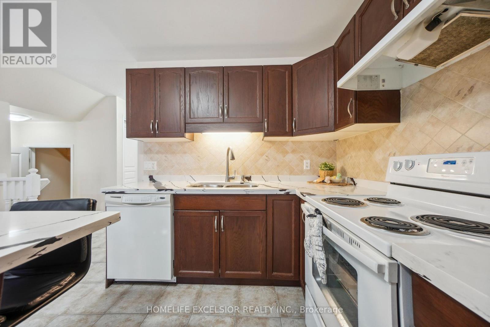 6285 Murray Street, Niagara Falls (Dorchester), Ontario  L2G 2K1 - Photo 15 - X12323053