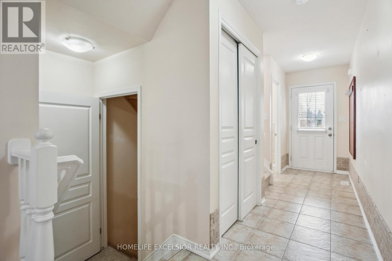 6285 Murray Street, Niagara Falls (Dorchester), Ontario  L2G 2K1 - Photo 7 - X12323053