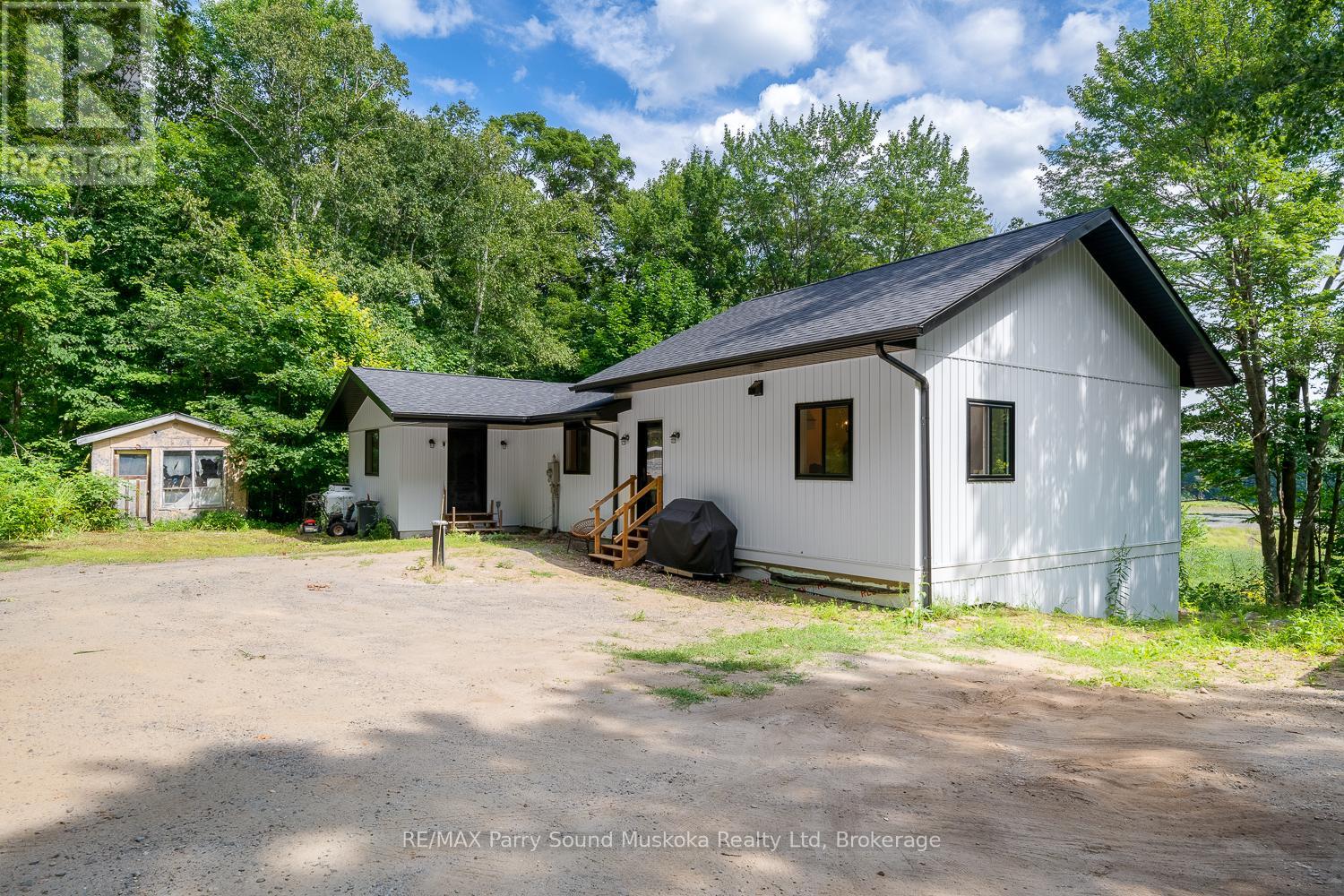 13 Rocky Road, Seguin, Ontario  P2A 0B2 - Photo 10 - X12323092