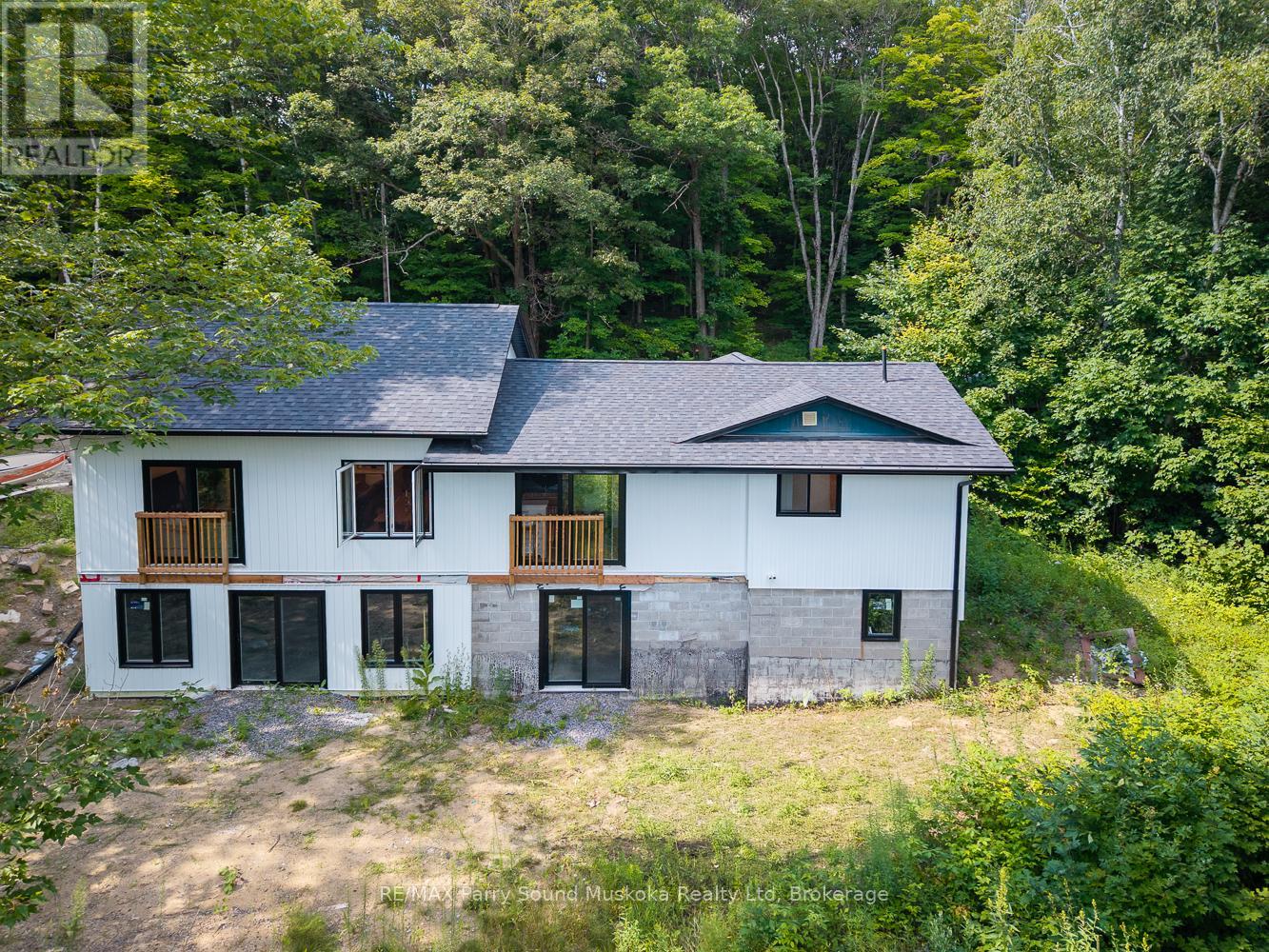 13 Rocky Road, Seguin, Ontario  P2A 0B2 - Photo 13 - X12323092