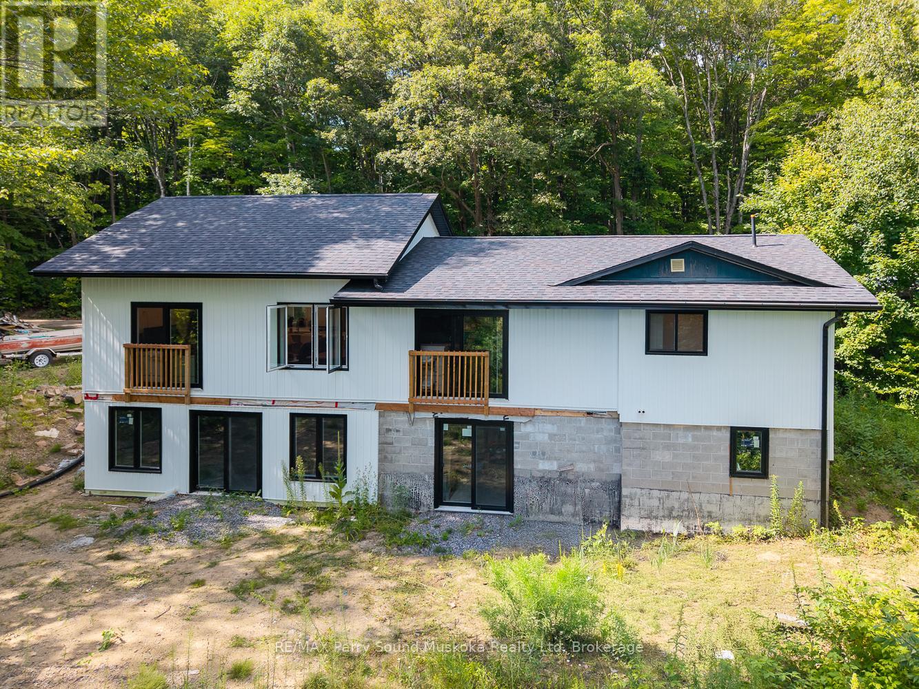 13 Rocky Road, Seguin, Ontario  P2A 0B2 - Photo 3 - X12323092