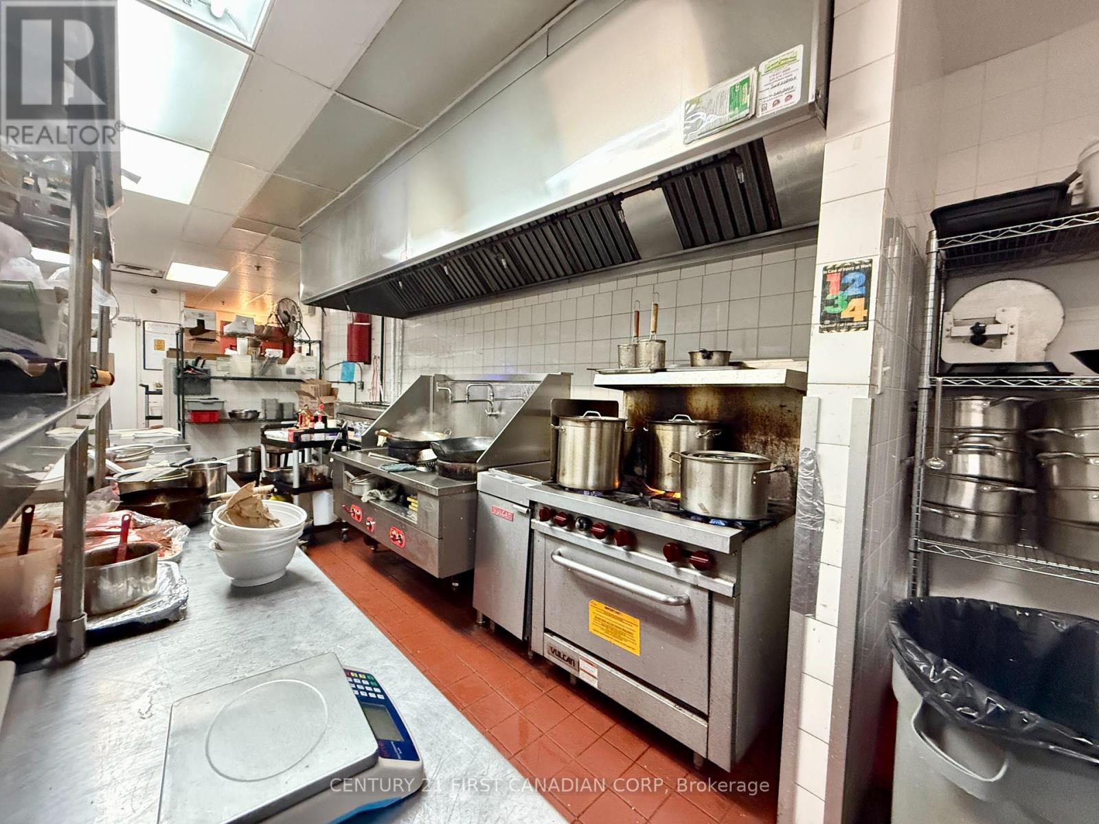 196 Dundas Street, London East, Ontario  N6A 1G7 - Photo 16 - X12323124
