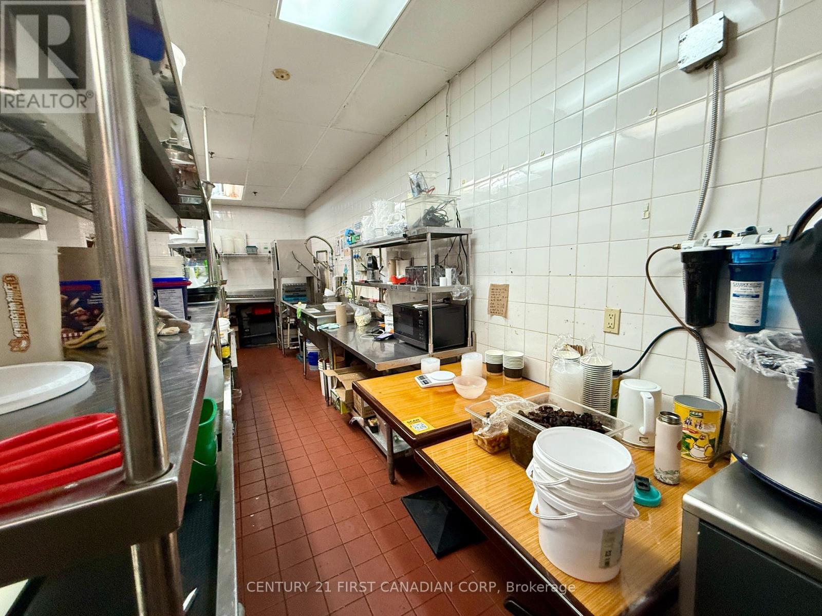 196 Dundas Street, London East, Ontario  N6A 1G7 - Photo 18 - X12323124