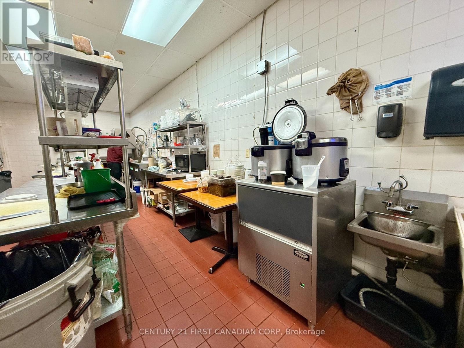 196 Dundas Street, London East, Ontario  N6A 1G7 - Photo 21 - X12323124