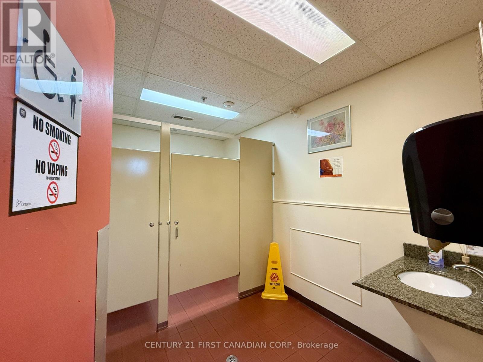 196 Dundas Street, London East, Ontario  N6A 1G7 - Photo 25 - X12323124
