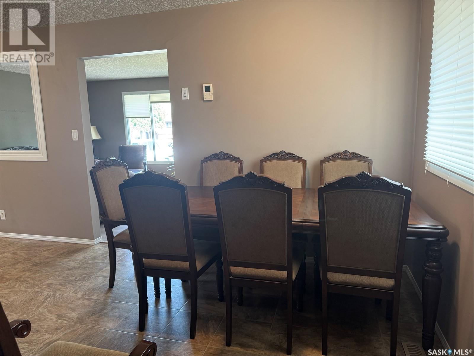 186 Bothwell Crescent, Regina, Saskatchewan  S4R 6E7 - Photo 11 - SK014550