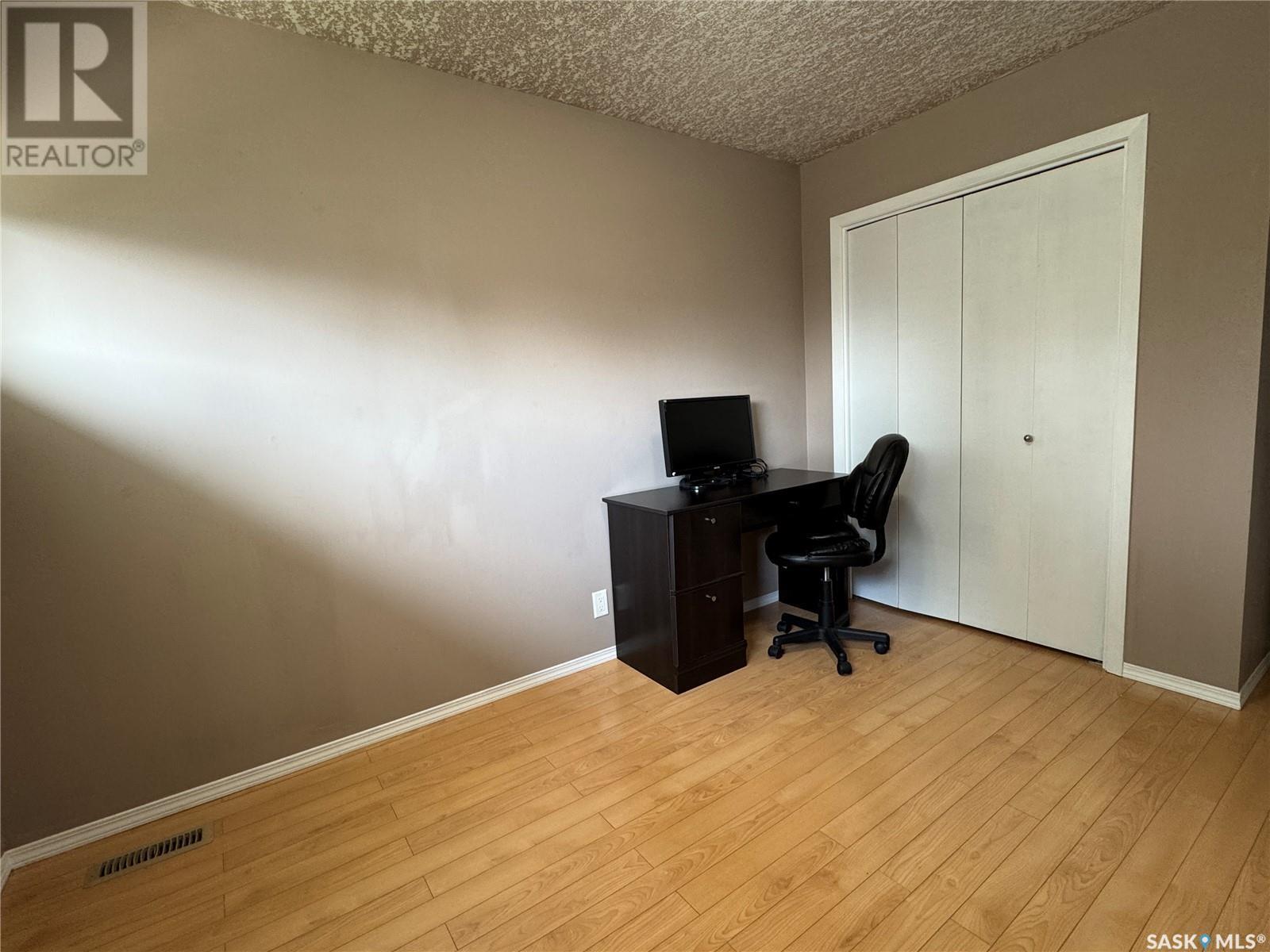 186 Bothwell Crescent, Regina, Saskatchewan  S4R 6E7 - Photo 13 - SK014550