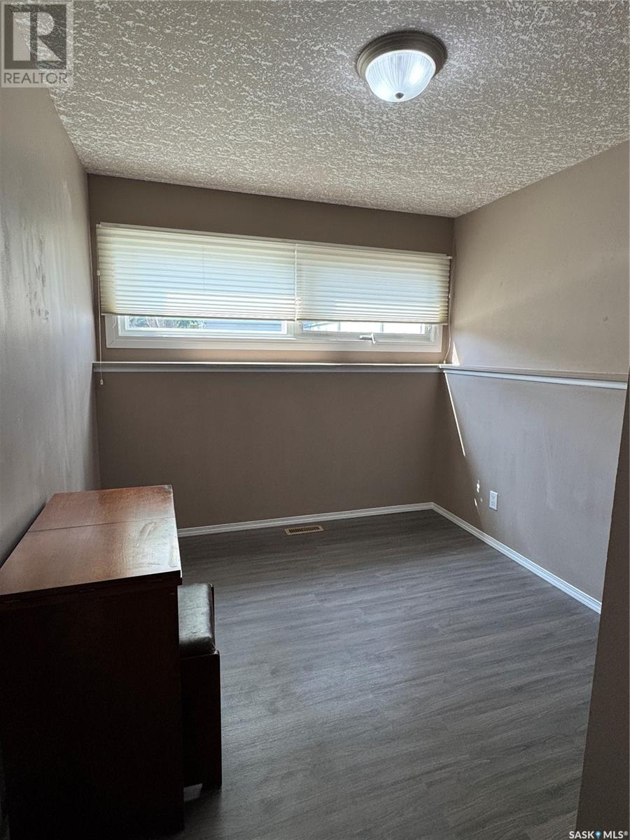 186 Bothwell Crescent, Regina, Saskatchewan  S4R 6E7 - Photo 18 - SK014550