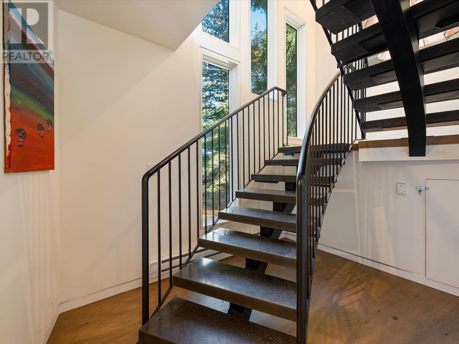 8476 Matterhorn Drive, Whistler, British Columbia  V8E 0G1 - Photo 17 - R3033207