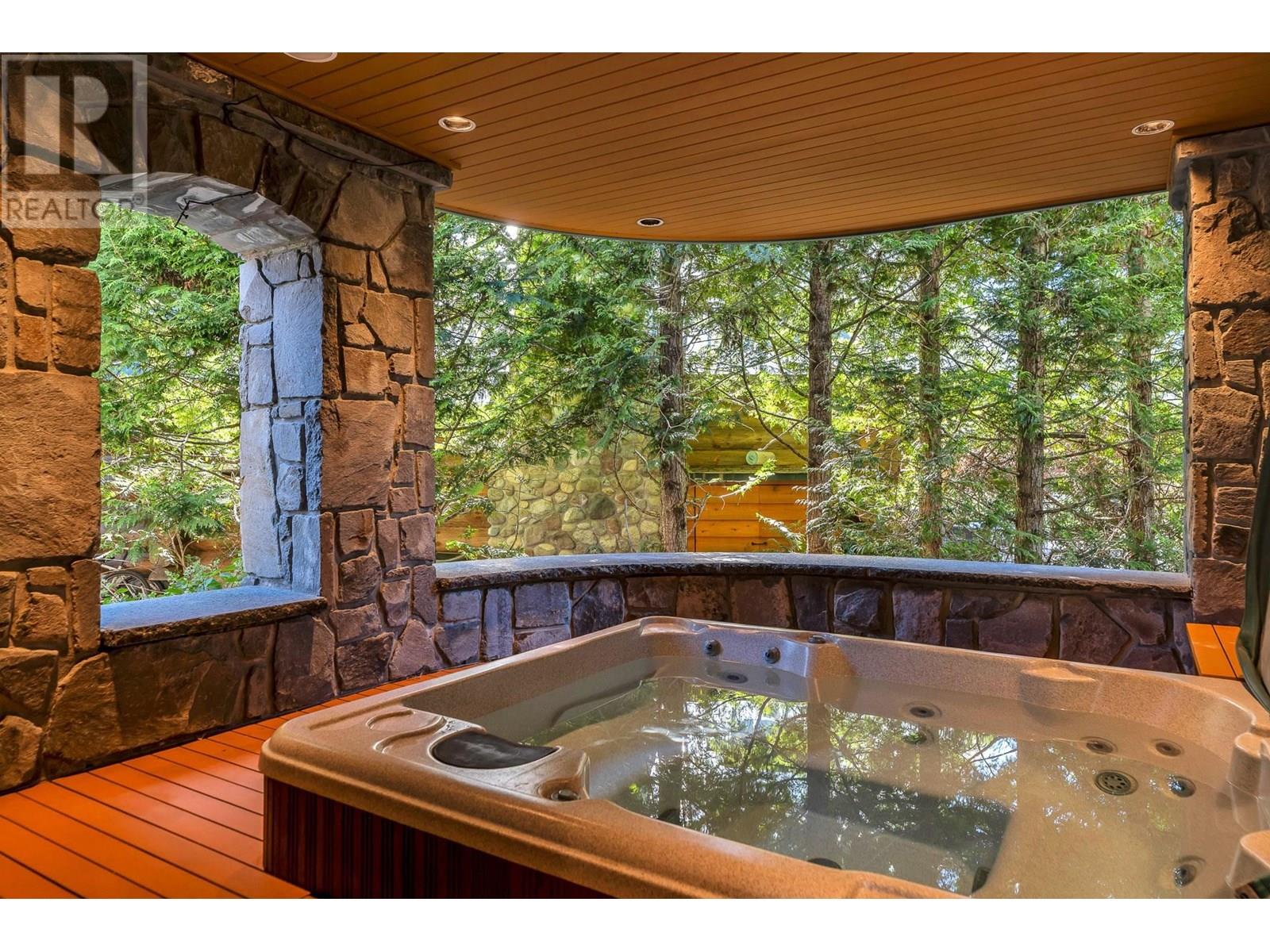 8059 Nicklaus North Boulevard, Whistler, British Columbia  V8E 1J7 - Photo 31 - R3033208
