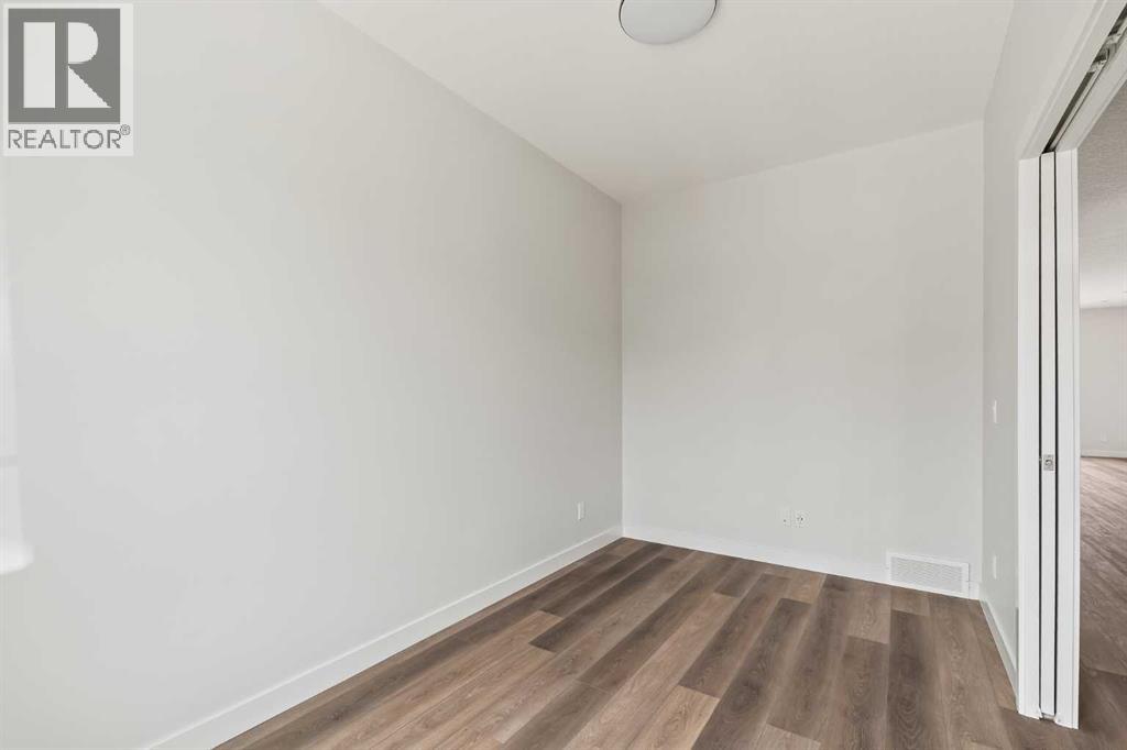 Property at 205 Setonstone Green SE image 5