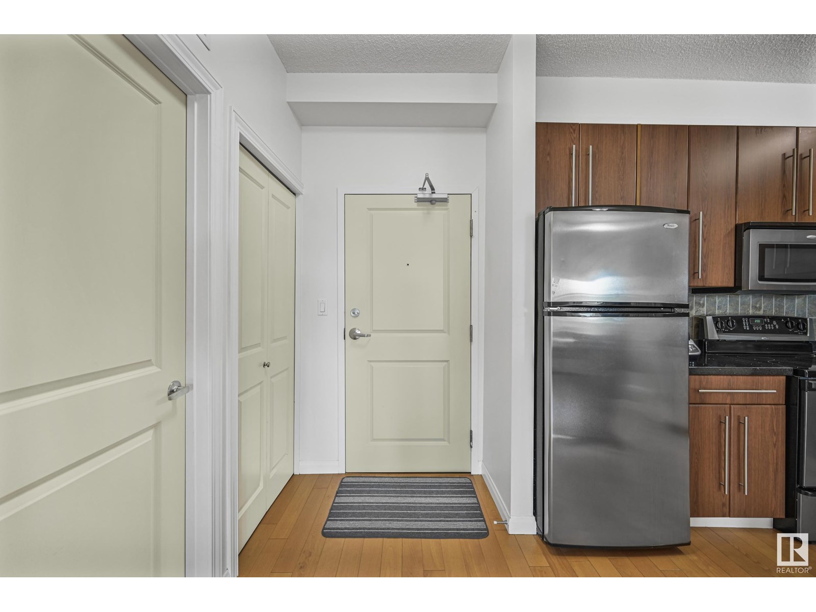#504 9819 104 St Nw, Edmonton, Alberta  T5K 0Y8 - Photo 7 - E4446331