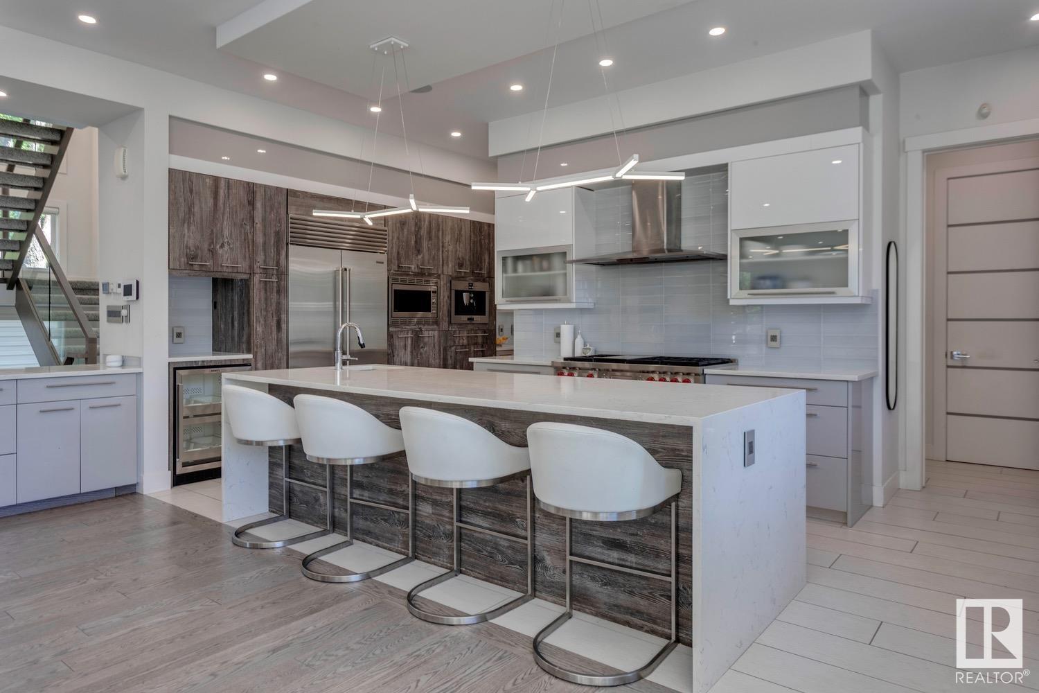 Property at 14643 92A AV NW image 4