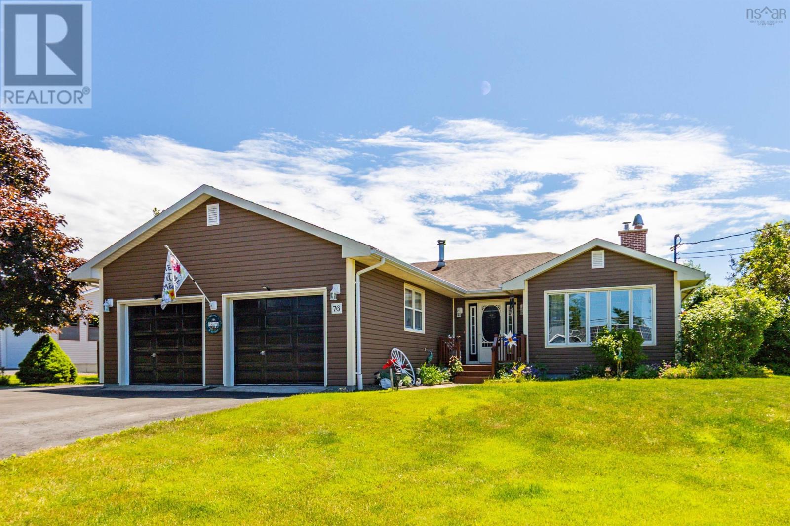 Property at 76 Meadowland Avenue image 1