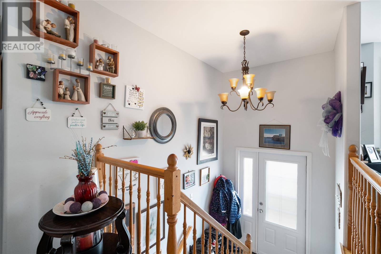 Property at 6 Ravenwood Crescent image 5