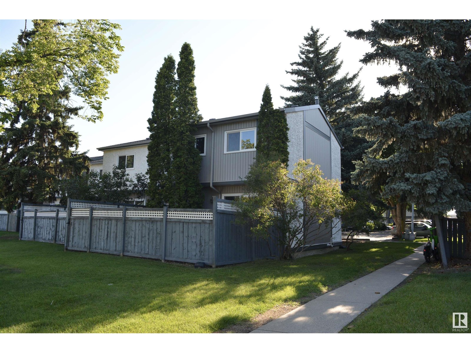 Property at 18418 62B AV NW image 5