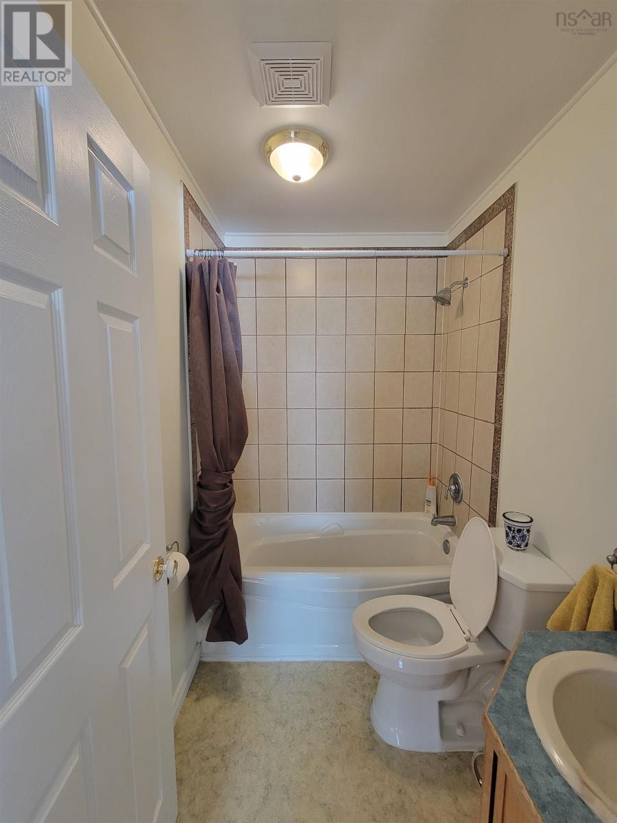 17 Hallmark Crescent, Howie Centre, Nova Scotia  B1L 1C7 - Photo 14 - 202513886